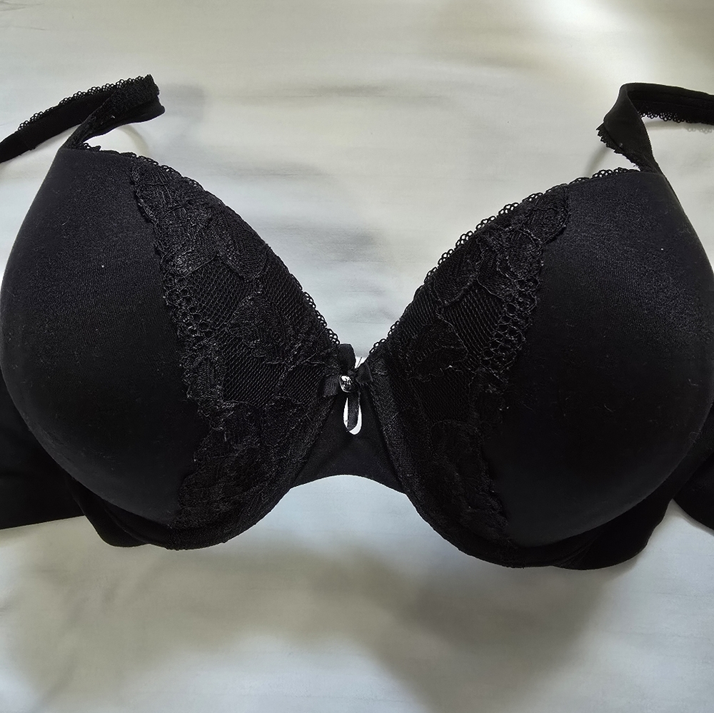 Victoria's Secret Body by Victoria, perfect shape Bra Size 34DDD